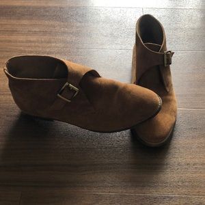 Johnston & Murphy flat booties